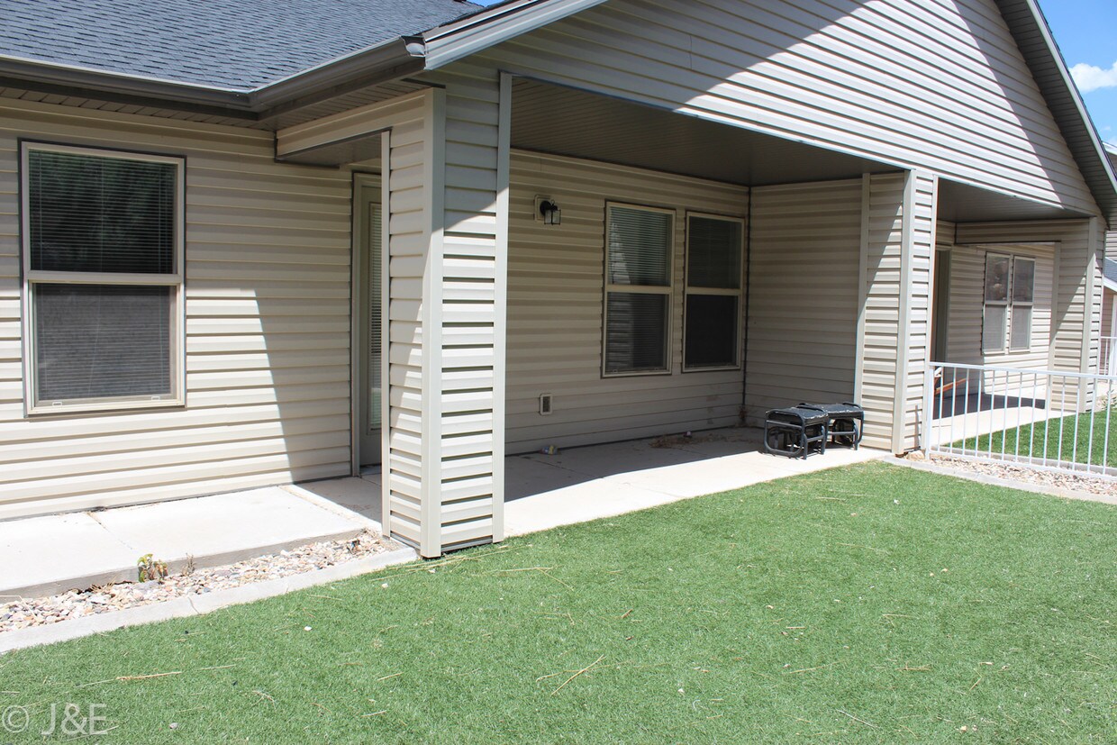 254 N Torrey Pines Cir Unit 1, Cedar City, UT 84720 Apartments in