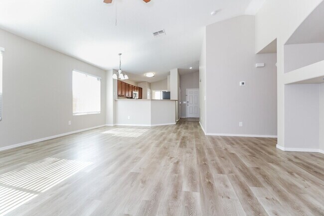 Foto del edificio - 11333 W Buchanan St