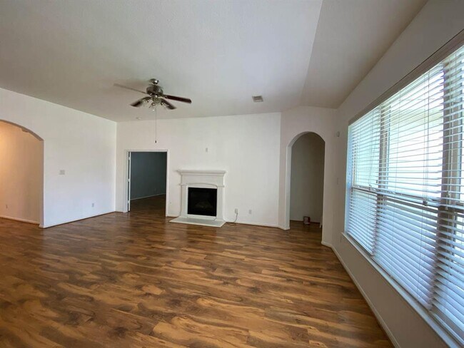 Foto del edificio - 20342 Little Wing Dr