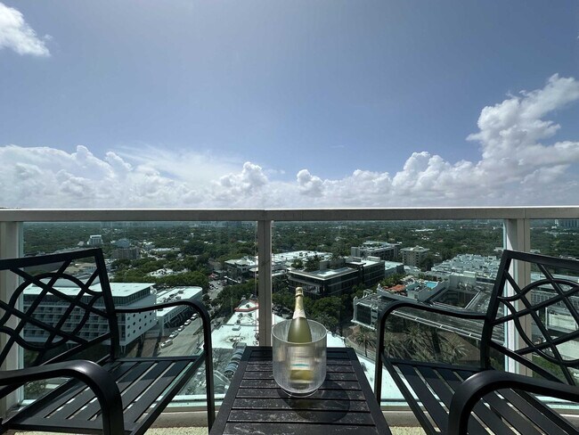 Foto del edificio - 2889 McFarlane Rd