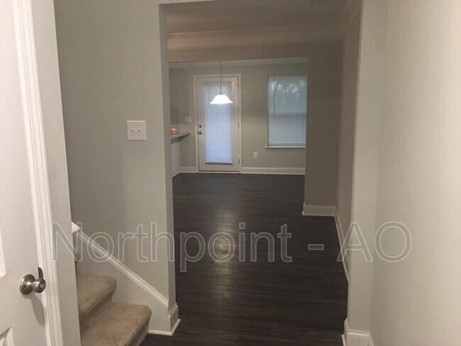 Foto del edificio - 5241 Hanover St