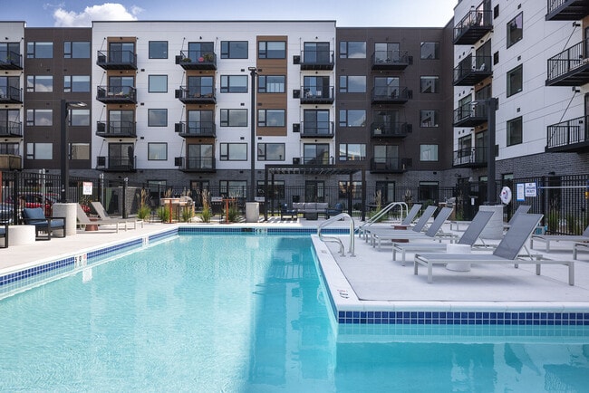 Building Photo - The Meridian