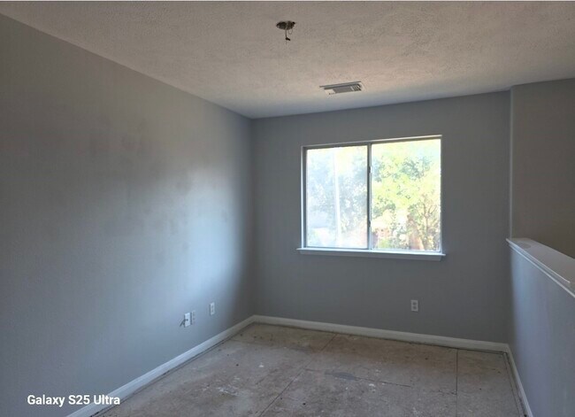 Foto del edificio - 6606 Highwind Bend Ln