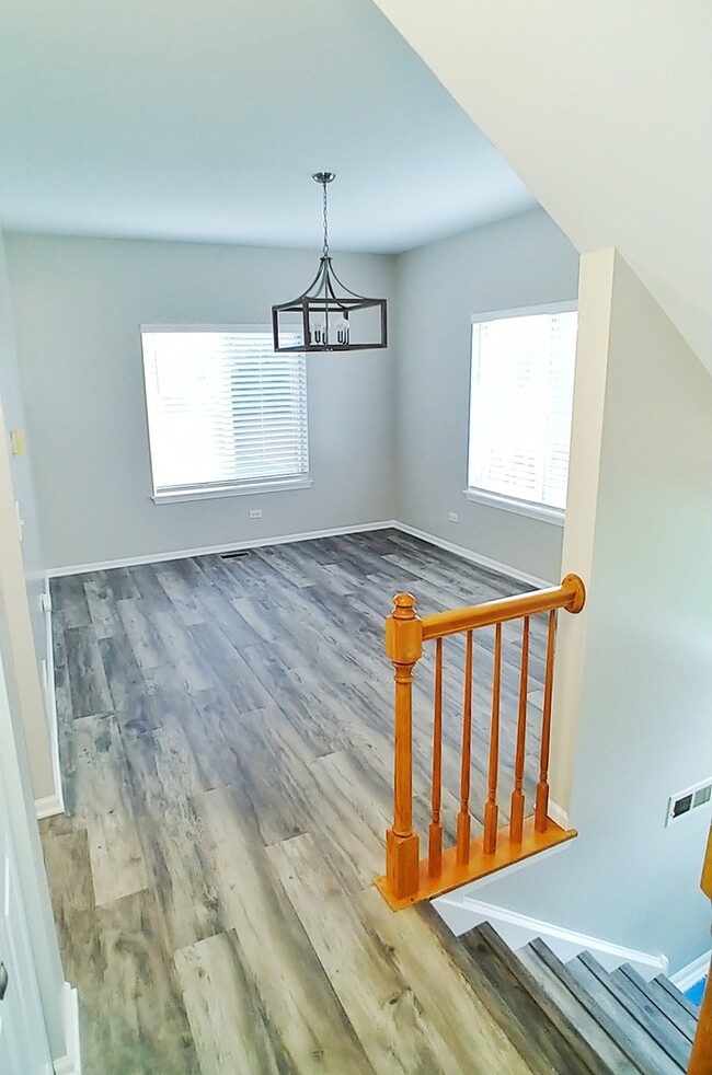 Building Photo - 803 S Sparkle Ct