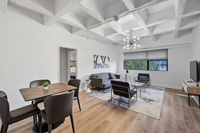 Building Photo - 3645 Peachtree Rd NE