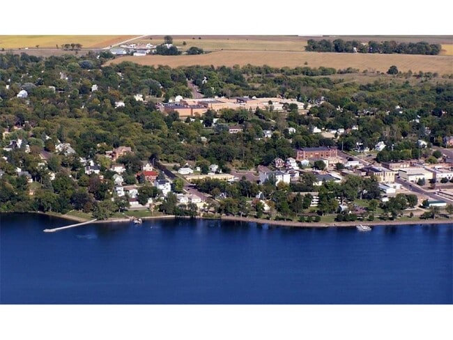 Building Photo - 126 1st St SE