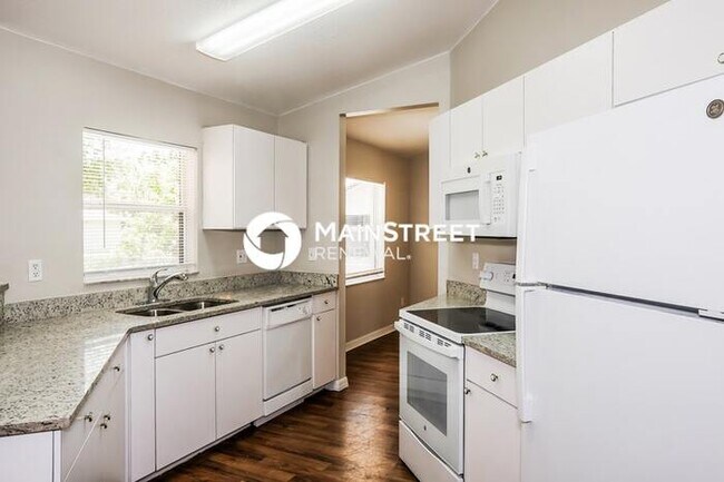 Building Photo - 3 Bedroom Pet-Friendly Home in PALM BAY, F...
