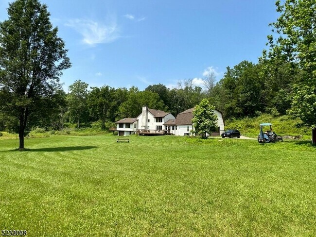Building Photo - 23 Chandoga Dr