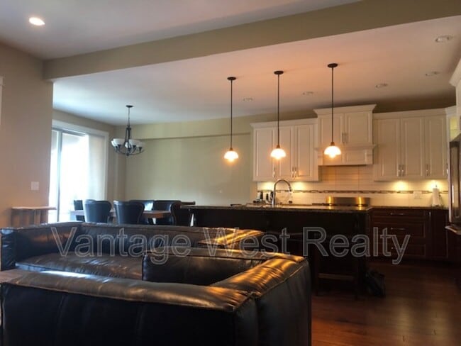 Building Photo - 1588 Marina Way