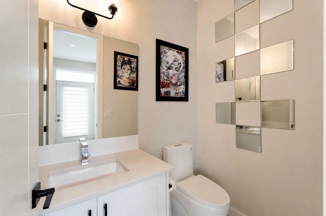 Photo du bâtiment - 4423 Bowness Rd NW