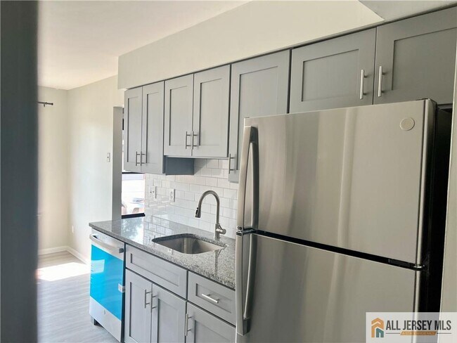 Building Photo - 10 Woodfern St