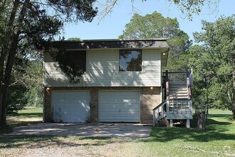 Building Photo - 1004 Farm to Market 646 Rd N