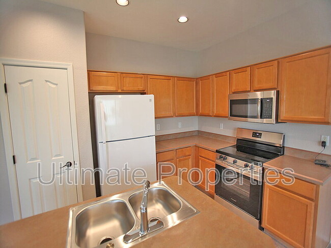 Building Photo - 6512 W Range Mule Dr