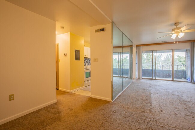 Foto del edificio - Lovely 2 BR/1 BA Condo in Gaithersburg!