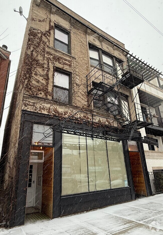 Building Photo - 3938 N Ashland Ave
