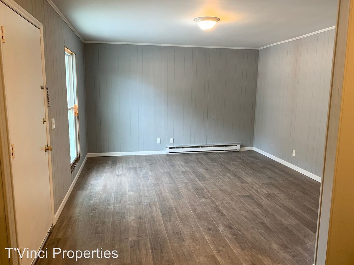 132 Weatherwood Ct, WinstonSalem, NC 27103 Room for Rent in Winston