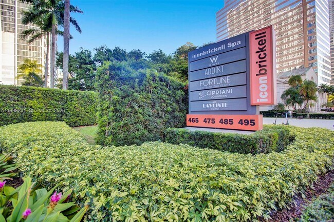 Foto del edificio - 475 Brickell Ave