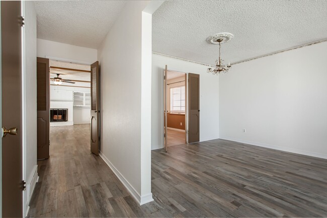 Foto del edificio - Updated 4/2 Home Close to White Rock Lake