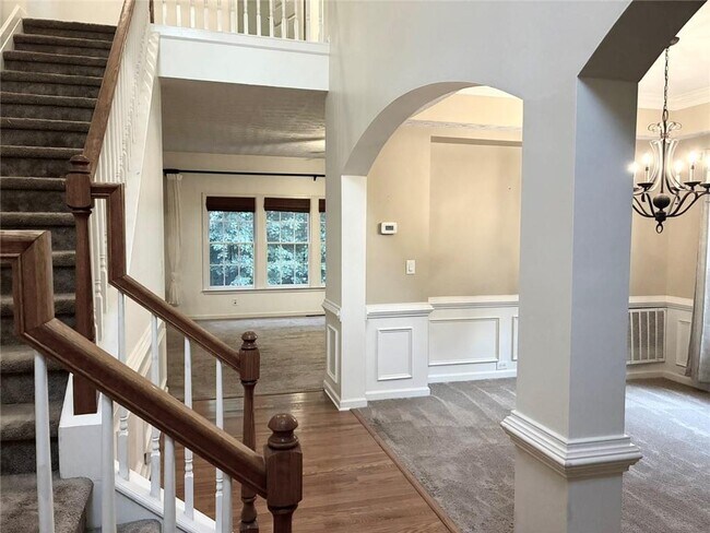 Building Photo - 3408 Palm Cir