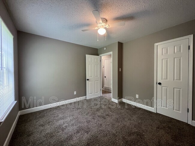 Building Photo - 617 Northaven Dr
