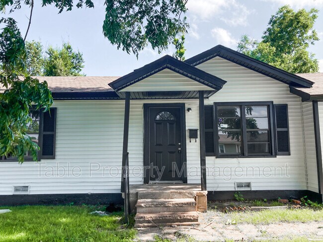 Building Photo - 2636 SW 45th St
