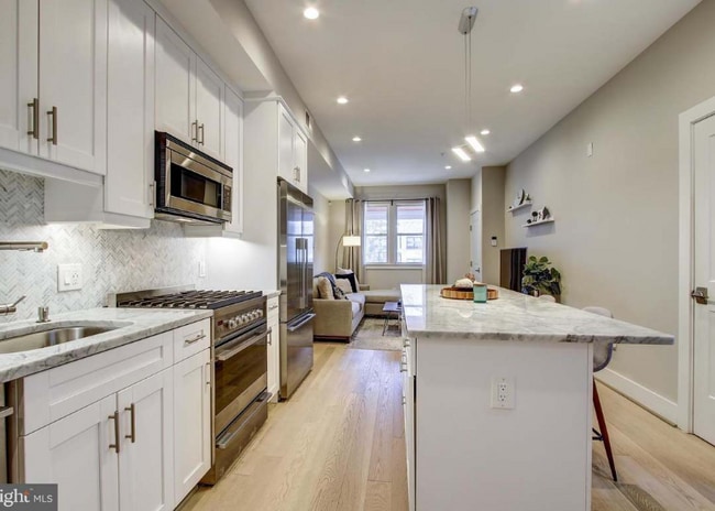 Building Photo - 1636 Trinidad Ave NE