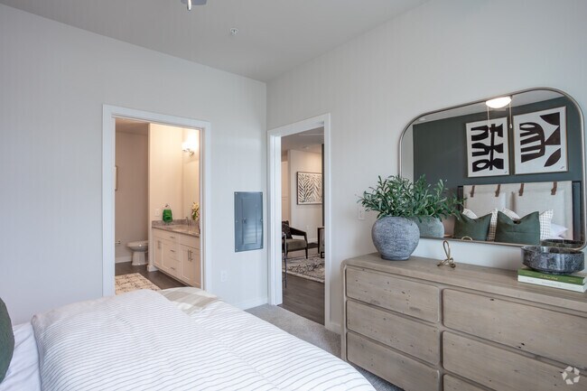 2BR, 2BA - 1150SF B2 - Dormitorio principal - Advenir at Varina Oaks