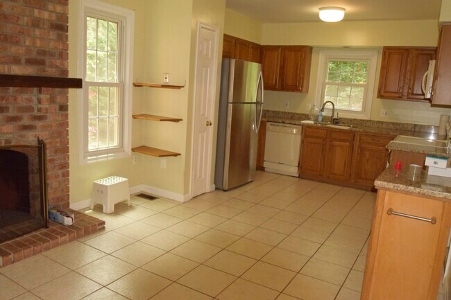 Foto del edificio - 2149 Kings Mill Ct