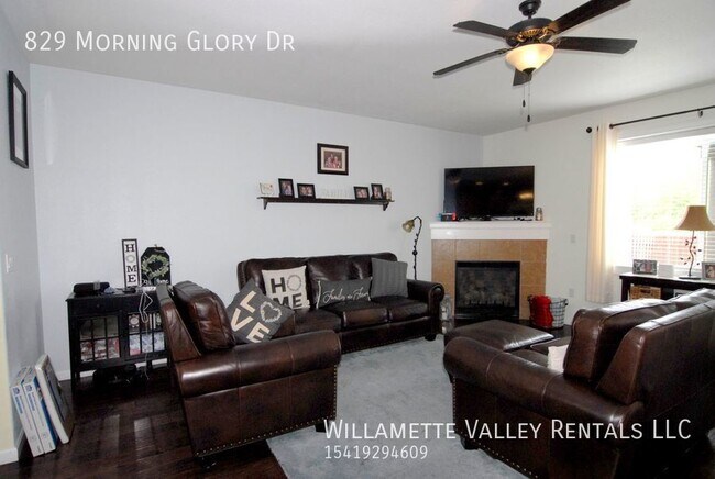 Building Photo - Newer home in North Independence