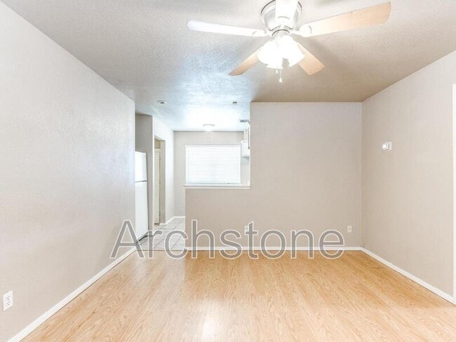 Building Photo - 501 S Santa Fe Dr