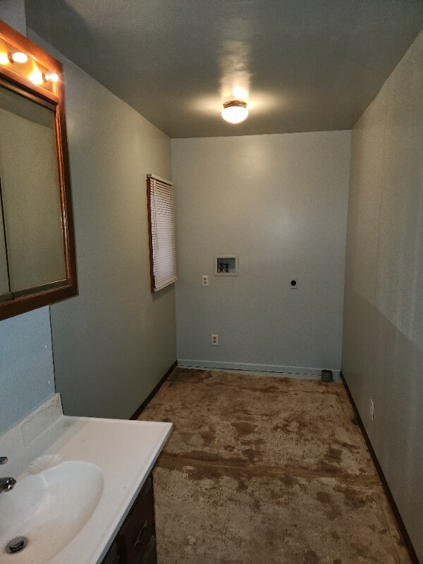 527 N 12th St, Salina, KS 67401 House Rental in Salina, KS