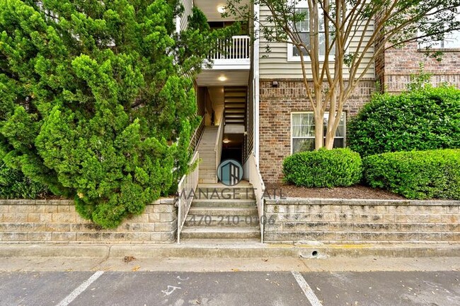 Building Photo - Elegant 2 Bedroom Condo in Buckhead. Gated...