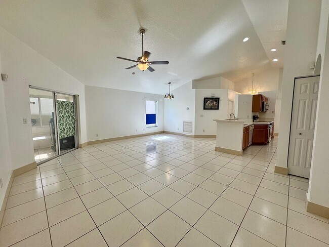 Foto del edificio - 104 Country Club Way