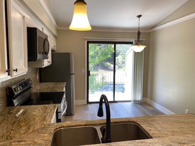 Foto del edificio - 13017 Lincoln Way