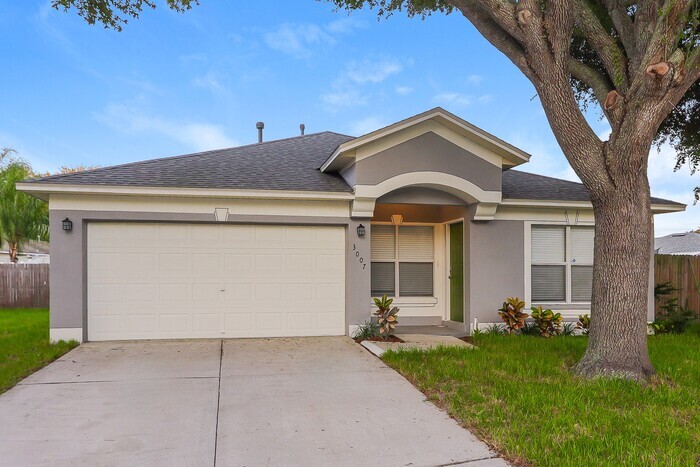 Primary Photo - 3007 Summer House Dr