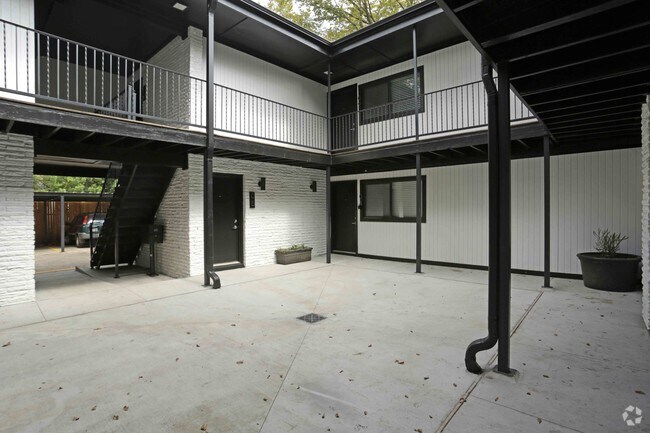 PATIO - The Colton