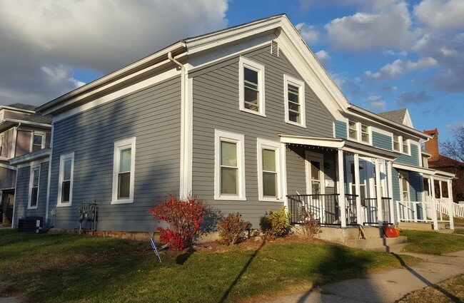 Building Photo - 1803 8th St