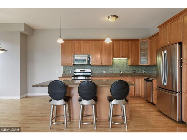 Building Photo - 301 Clifton Ave