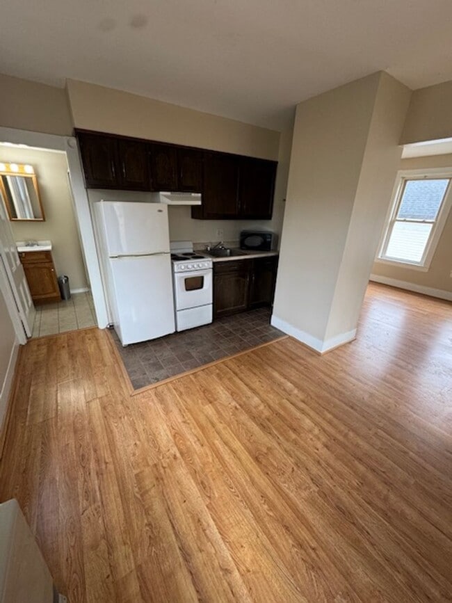 Building Photo - 38 Oak- Augusta