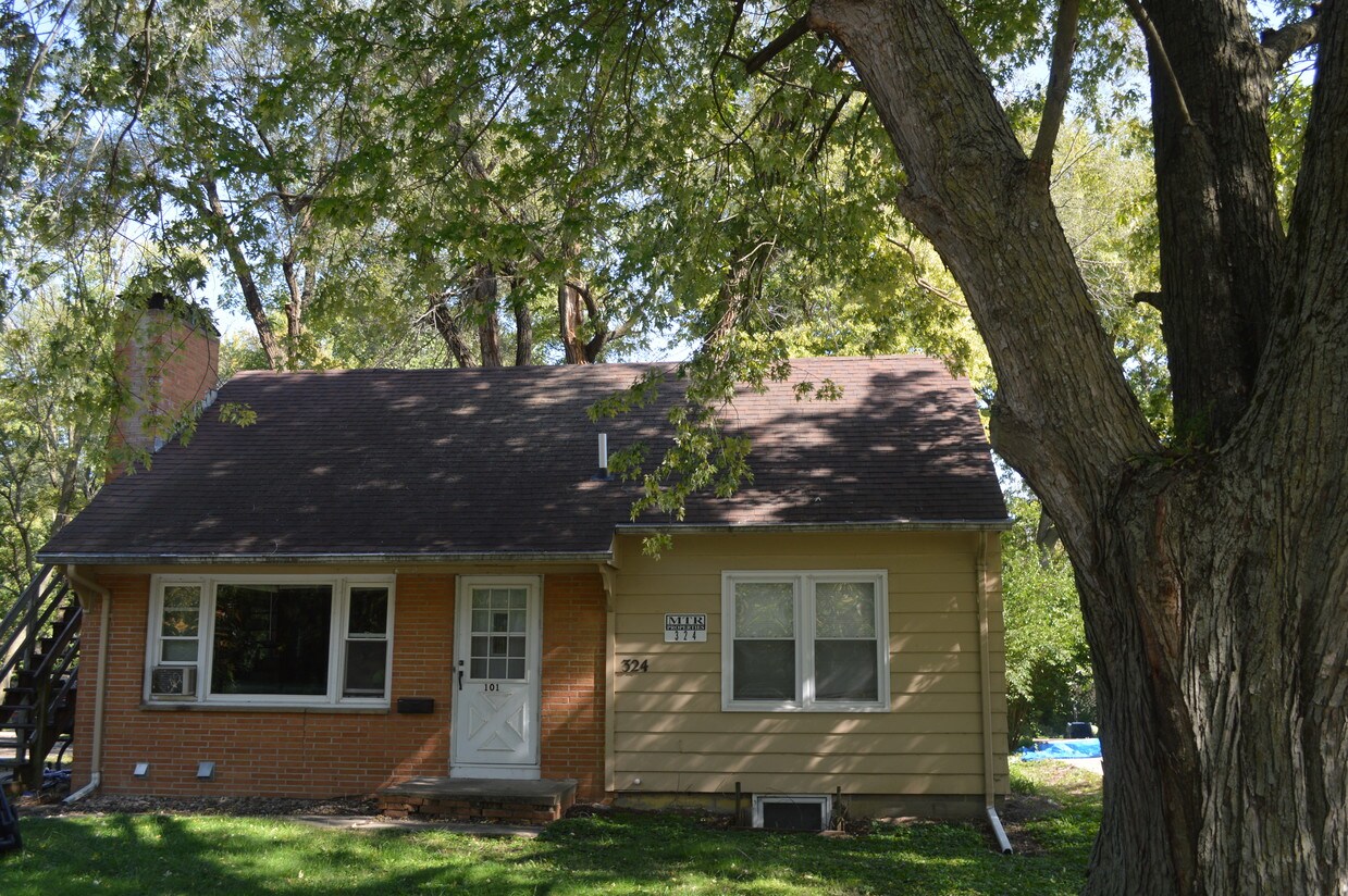 Primary Photo - 324 S Franklin Ave