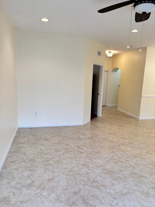 Building Photo - 7554 SW Herrington Ln