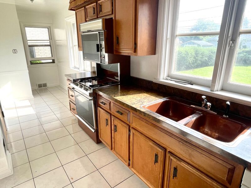 6709 N Knox Ave, Lincolnwood, IL 60712 House Rental in Lincolnwood