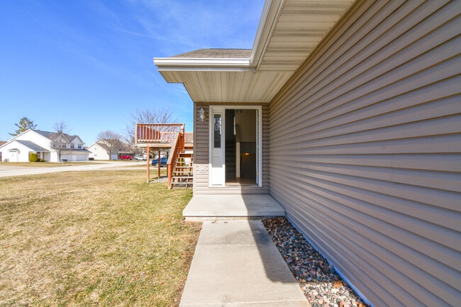 Building Photo - 235 Cavil Way