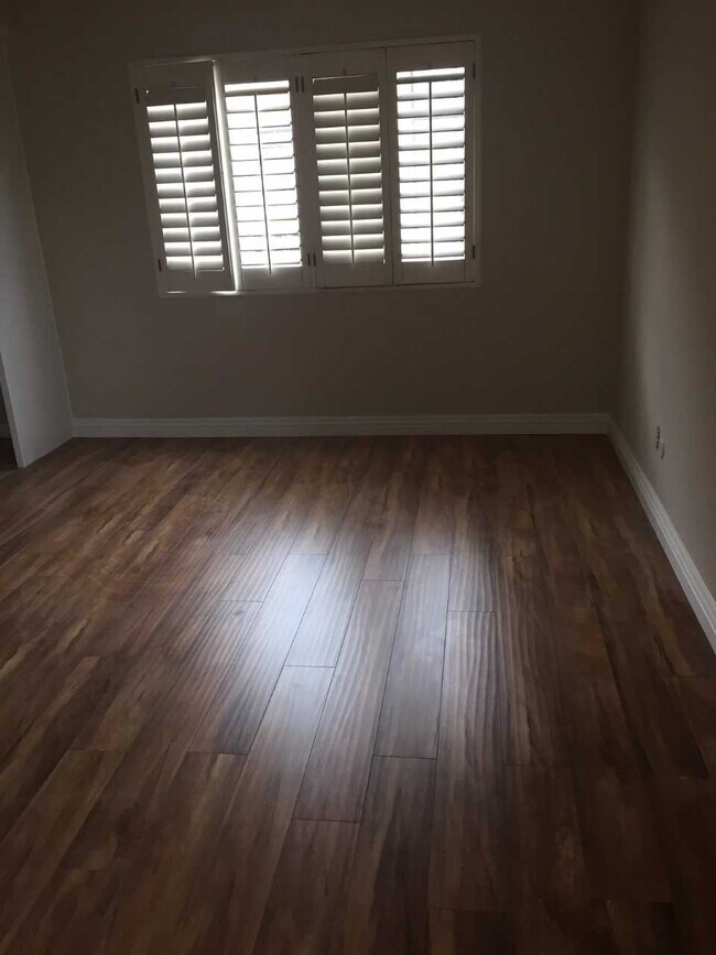 Dining - 116 N Pacific Ave