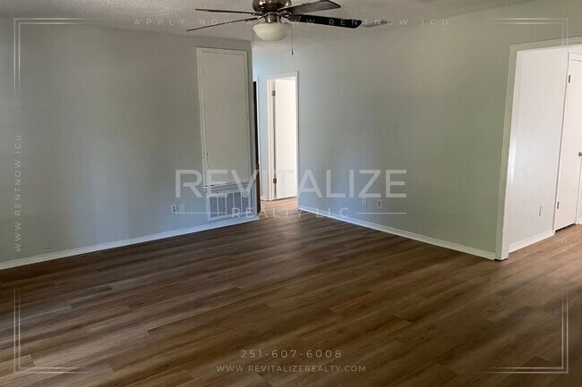 Foto del edificio - Beautifully Remodeled 4/2 Home in West Mob...