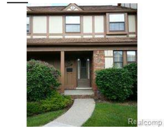 28641 Lowell Ct N, Southfield, MI 48076 Townhome Rentals in