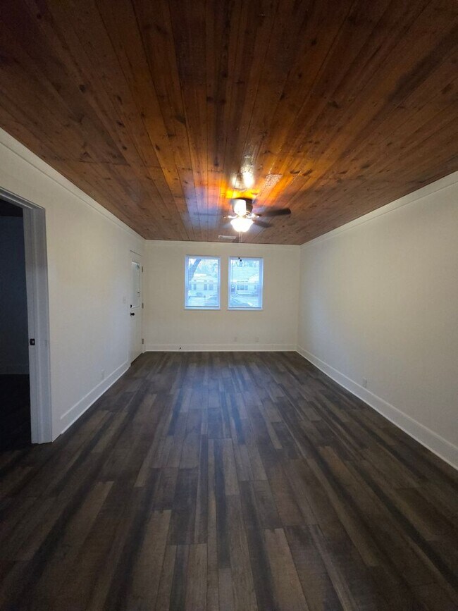 Foto del edificio - 1315-1317 N. Boston Pl