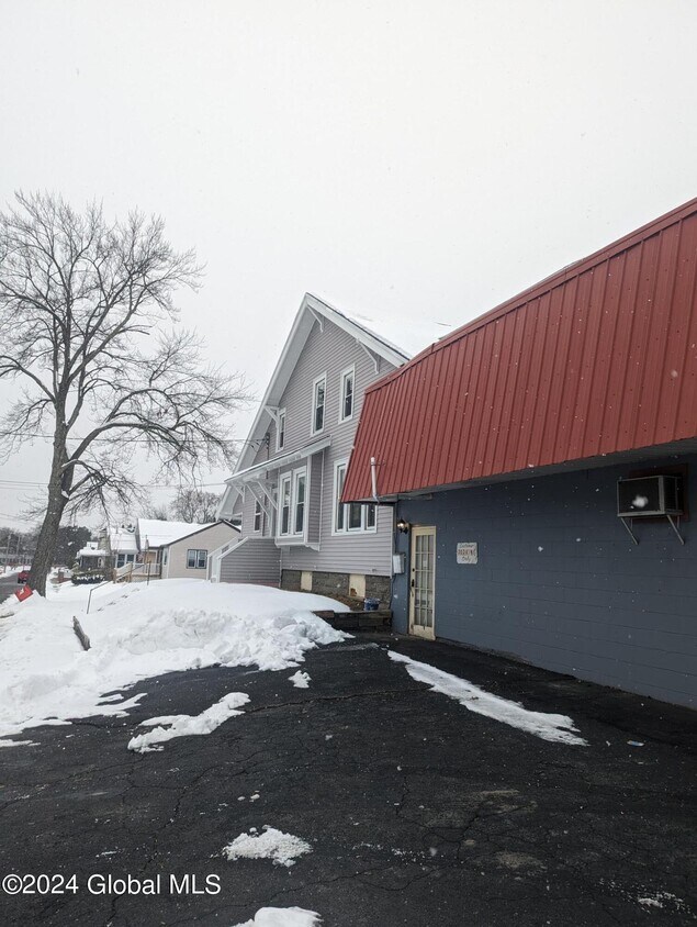 1726 State St, Schenectady, NY 12304 Room for Rent in Schenectady, NY