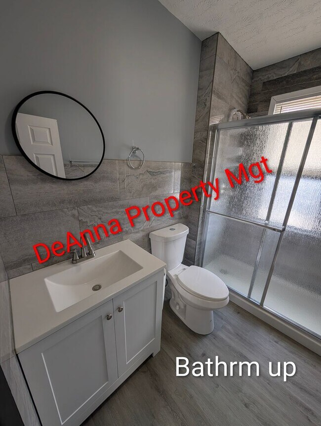 Building Photo - 1431 Rowley Ave