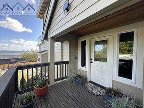 Building Photo - 3611 N Union Ave